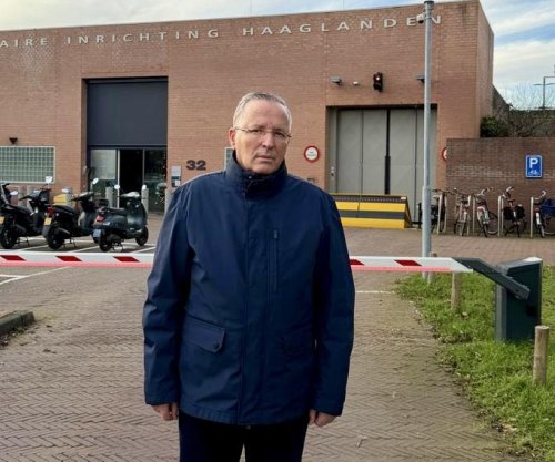 Hamza viziton ish-krerët e UÇK-së në Hagë