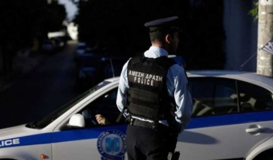 gelltiti-qesen-me-droge-per-t-i-shpetuar-policise-humb-jeten-50-vjecari-ne-greqi