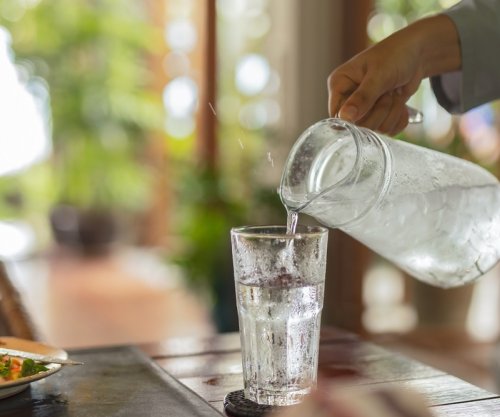 Ja pse nuk duhet të pini kurrë ujë të ftohtë