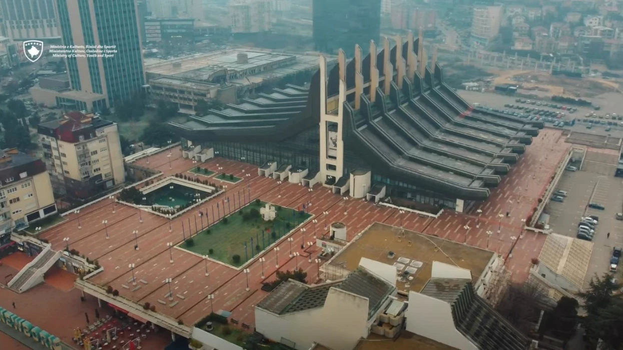 Çeku: 50 milionë euro për rinovimin total të Pallatit të Rinisë dhe Sporteve