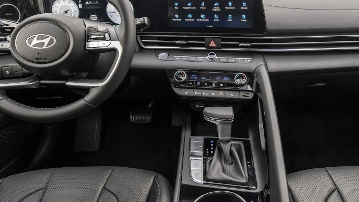 Hyundai: Askush nuk dëshiron makina me transmision manual