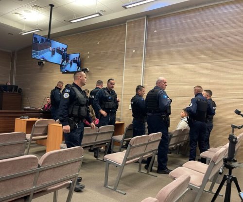 Nën masa të sigurisë, tre të akuzuarit në rastin “Banjska” dërgohen në sallën e gjyqit