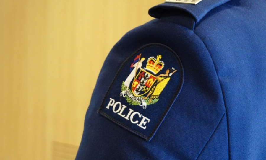 Skandal në Zelandën e Re, ish-nënkolonelit i kapet pornografi me fëmijë në pajisjet e punës