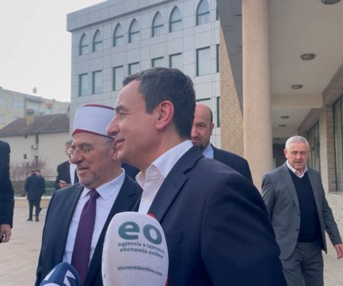 Kurti injoron pyetjen e gazetarëve rreth vendimit të komunave veriore për t’u tërhequr nga AKK