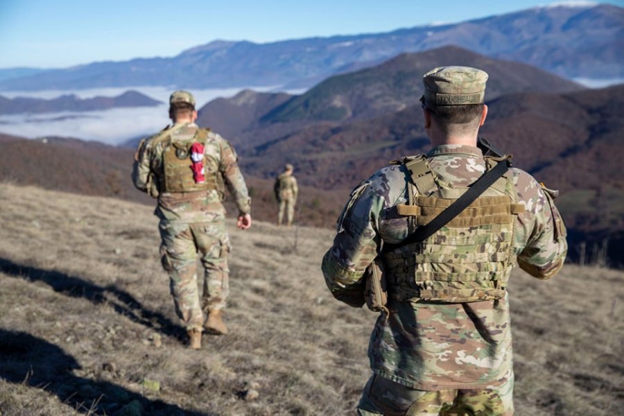 KFOR i amerikan në terren  Kështu ndihmohet në ruajtjen e një ambienti të sigurt
