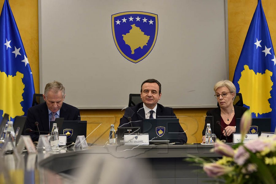 “Mirëpresim vendimin e BE-së për heqjen e masave”, Kurti: Shpresoj që pas zgjedhjeve edhe opozita t’ia heqë masat Kosovës