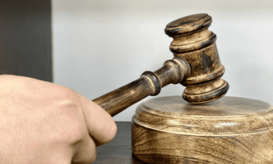 Dënohet me 10 muaj burgim me kusht dhe 800 euro gjobë i akuzuari për 1 83 gram marihuanë