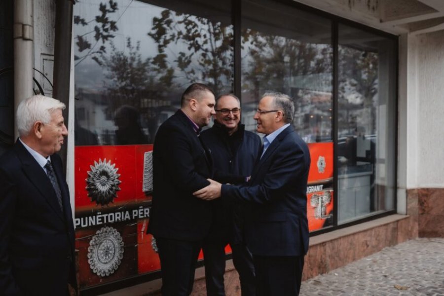 Bedri Hamza me përfaqësuesit e bizneseve në Prizren: Lehtësira fiskale dhe qasje më e mirë në kredi