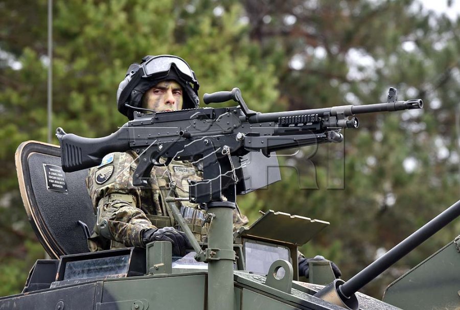 Pas “Javelin”-it amerikan, FSK-ja pajisjet me antitankun gjerman “Panzerfaust 3”