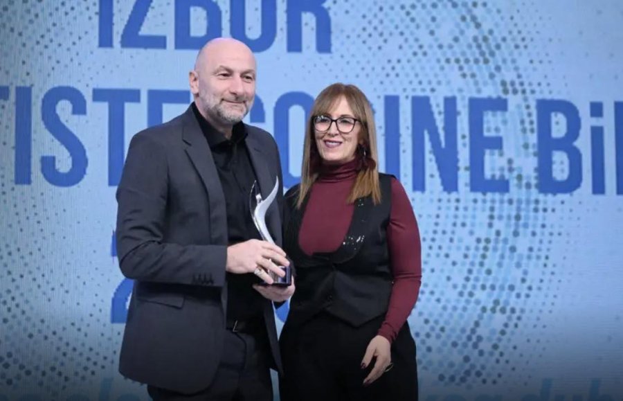 Adis Beçiragiq shpallet trajneri i vitit në Bosnje dhe Hercegovinë