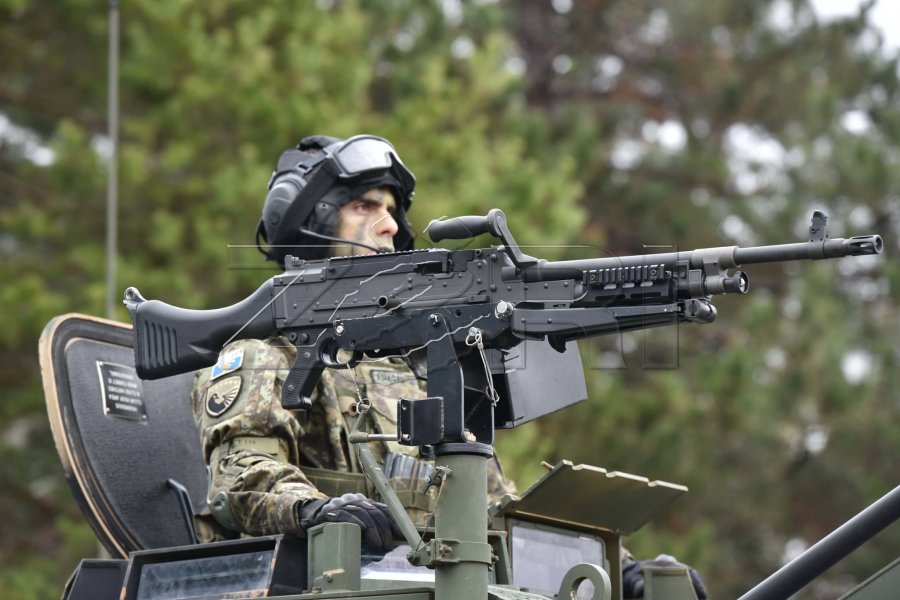 Pas “Javelin”-it amerikan, FSK-ja pajisjet me antitankun gjerman “Panzerfaust 3”