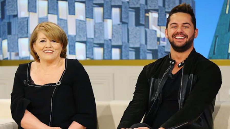 Falënderime, dhimbje dhe një paralajmërim – nëna e Shpat Kasapit me reagim emocional disa javë pas vdekjes së tij