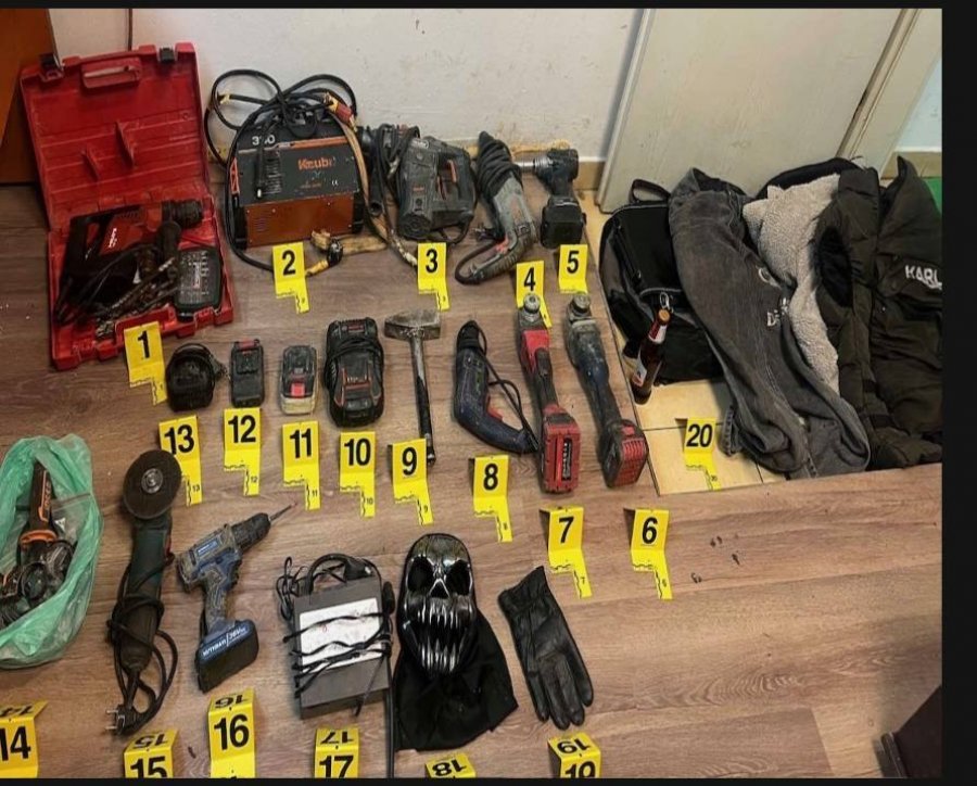 Vodhi mjete pune e gjësende tjera, arrestohet 21-vjeçari në Fushë-Kosovë