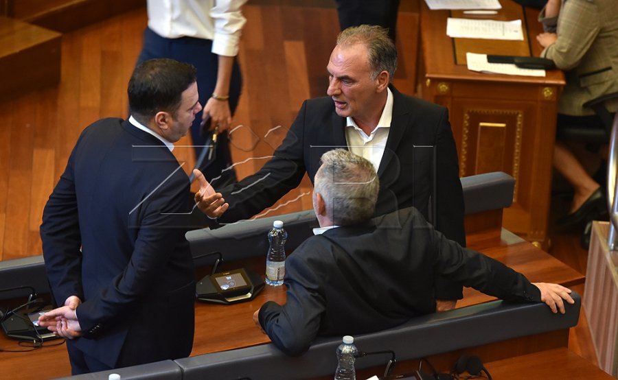 Limaj: Ish-opozita po lufton se kush do të dalë i dyti ose i treti