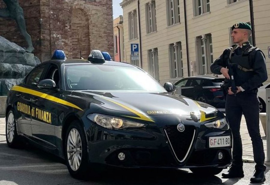 policia-italiane-sekuestron-435-kilograme-kokaine-te-fshehur-ne-qese-me-kikirike