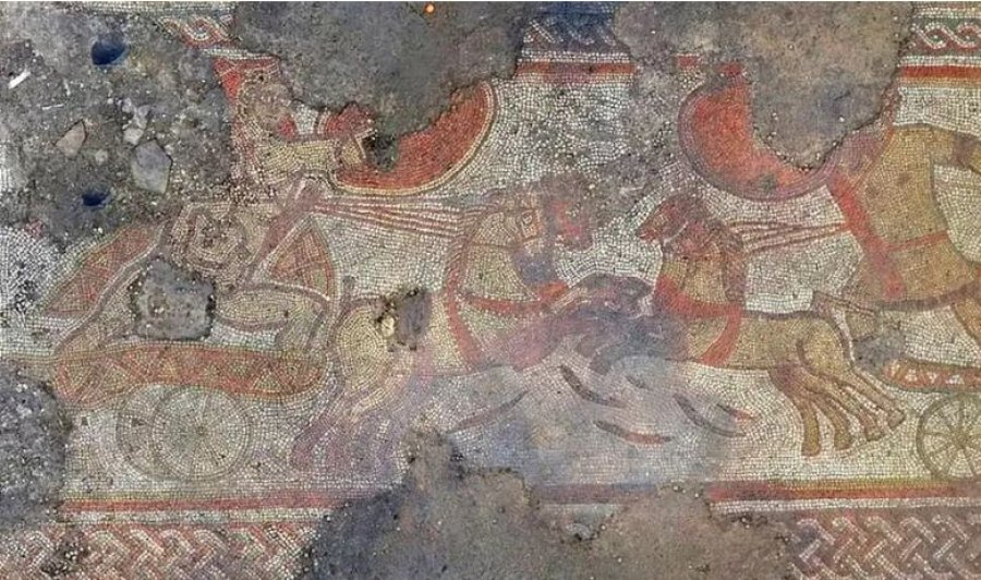 zbulohet-ne-britani-mozaiku-romak-qe-tregon-nje-version-te-humbur-te-luftes-se-trojes