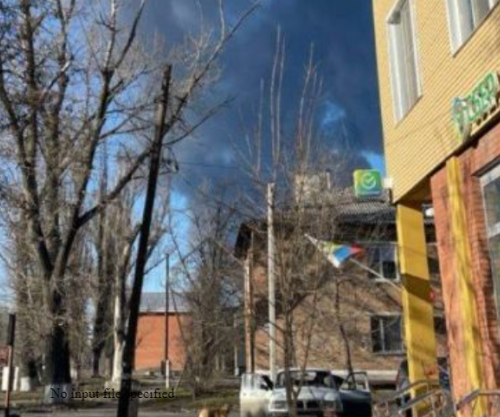 Përfshihet nga flakët rafineria e madhe e karburanteve në Rusi