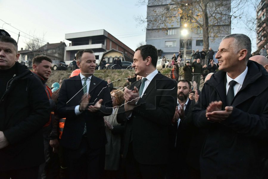 Peci thotë se do të propozojë që ura në Mitrovicë të quhet Albin Kurti