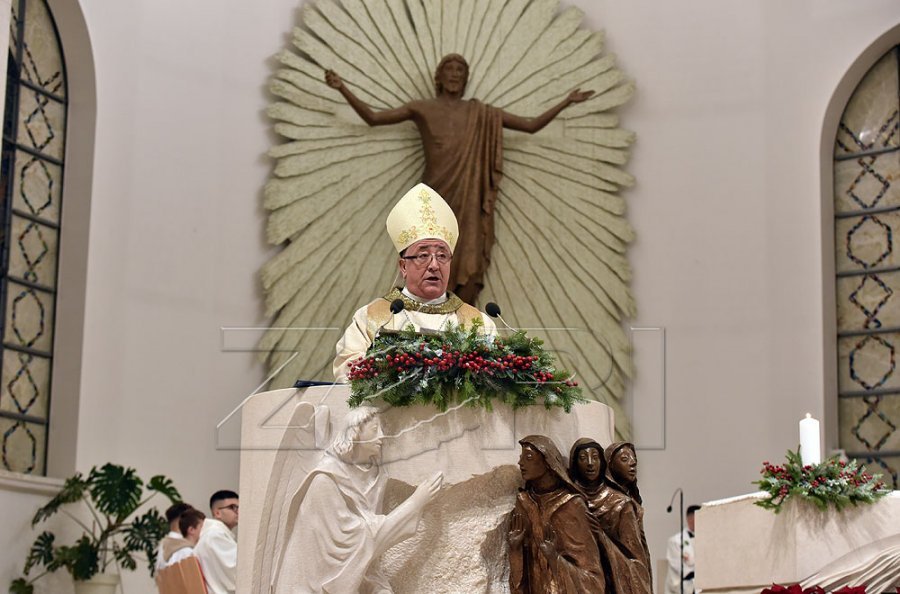 Sot festohen Krishtlindjet, Dodë Gjergji bën thirrje për stabilitet politik