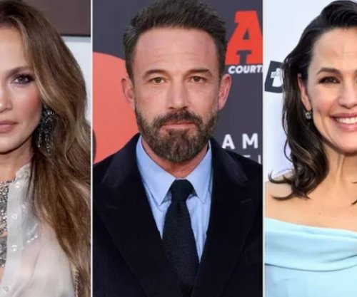 Ben Affleck, sërish mes JLo e Jennifer Garner, i takon ish-gratë në të njëjtën ditë