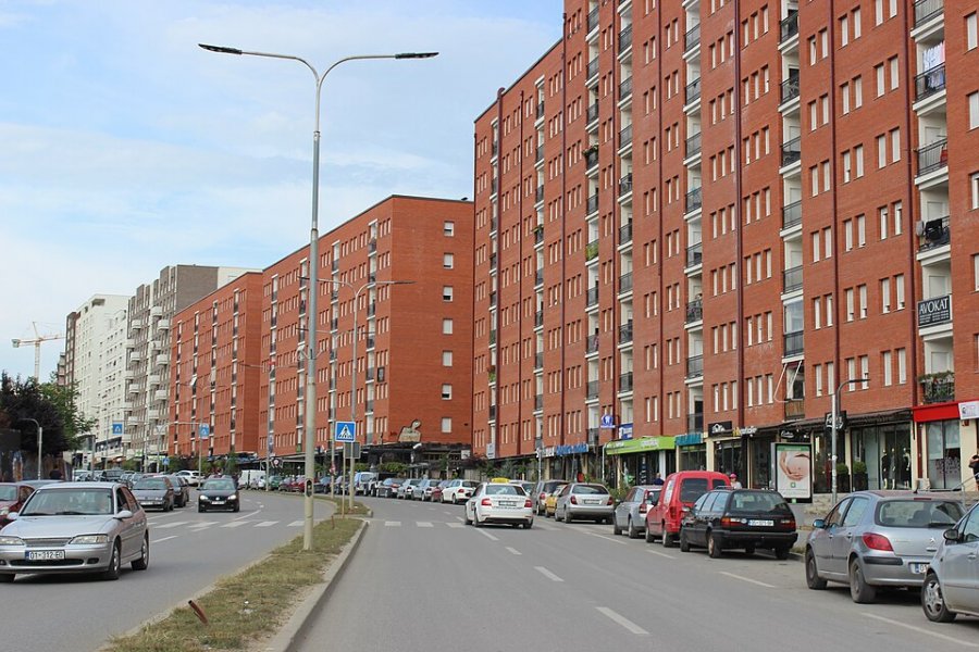 Një grua në Prishtinë prezantohet rrejshëm si prokurore, merr para nga një grua tjetër