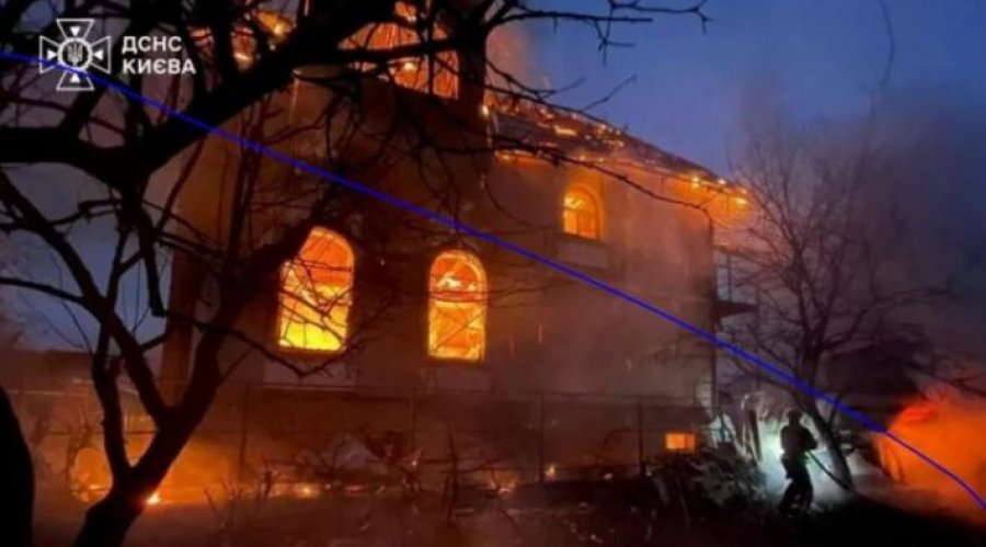Sulmi masiv rus vret një person dhe plagos dhjetëra, një e treta e Kievit pa rrymë
