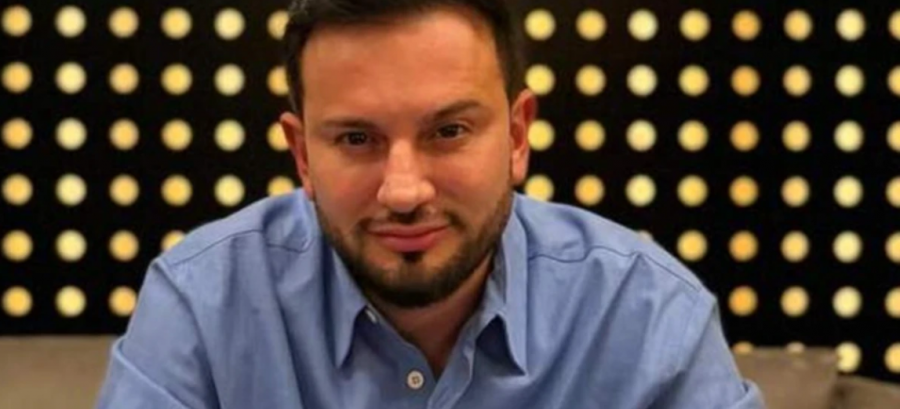 rrihet-brutalisht-ne-autostraden-tirane-durres-gazetari-i-njohur-i-shoubizit-elton-tozaj