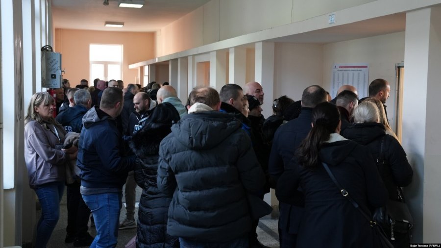 Lista Serbe nis votimin kolektiv në Mitrovicën e Veriut  video 