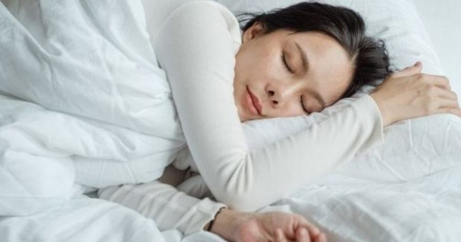 sa-ore-gjume-i-duhen-njeriut-per-jete-te-shendetshme