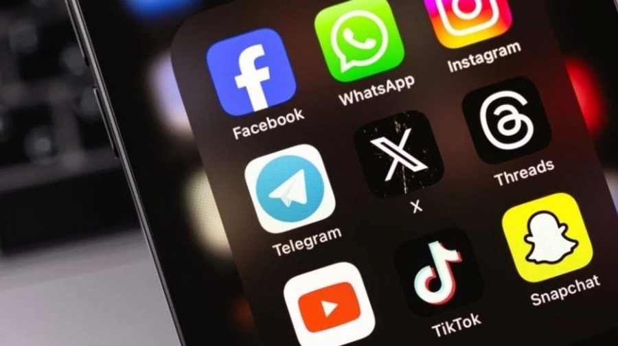 Ligj i ri në New York - paralajmërime për përdorimin e rrjeteve sociale, si ato për duhanin