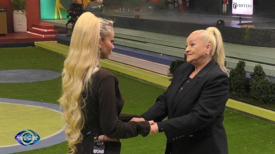 Nëna i dërgon mesazh Benitës në Big Brother  Jam mirë  vazhdo lojën tënde