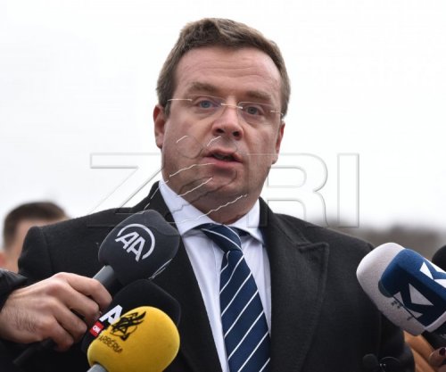 Avokati nga Beogradi thotë se u arrestua “sepse ka prova për pjesëmarrjen e Vuçiqit në ‘Sarajevo Safari’”