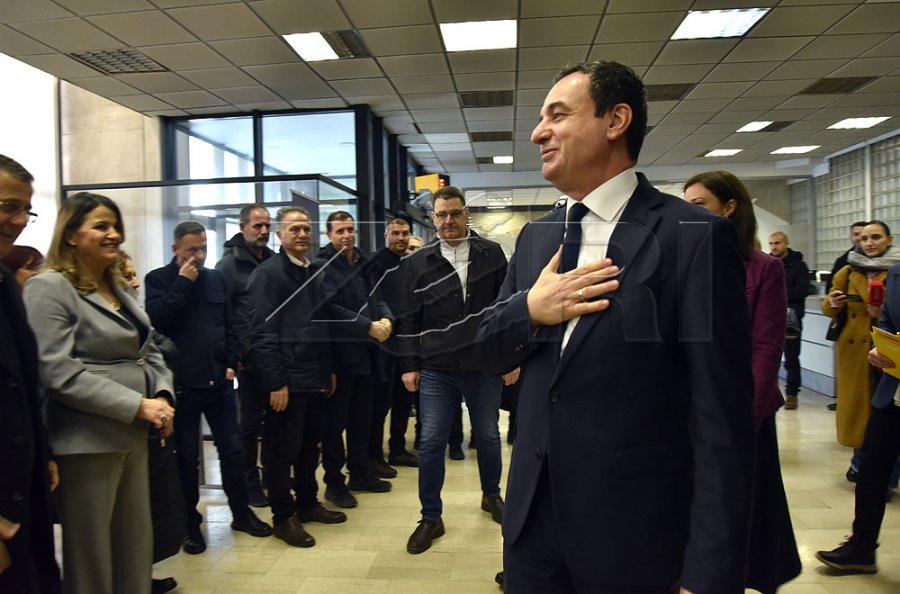 Paga e 13-të për punëtorët e sektorit publik, Kurti nga Telekomi i Kosovës: Do ta marrin në fillim të vitit