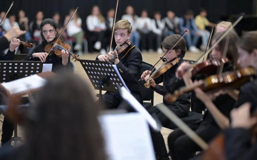 Filharmonia me mundësi praktike për nxënësit e shkollës “Prenk Jakova”
