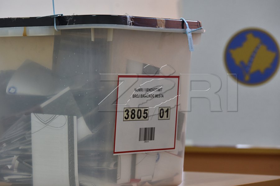Minutat e fundit të votimit, KQZ-ja s’i përditëson të dhënat online