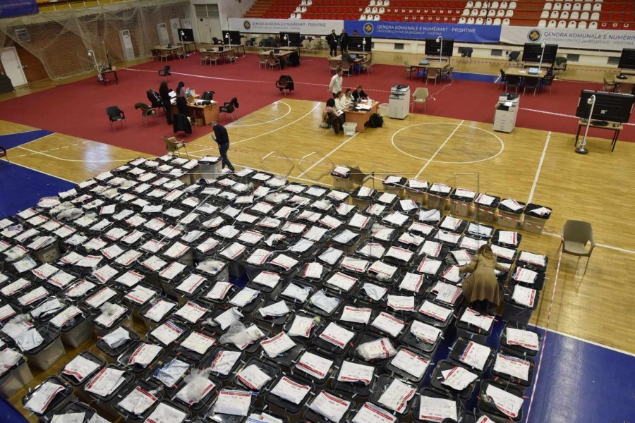 Hapen kutitë e dyshimta të votimit në Gjakovë, s’ka detaje rreth hetimeve për manipulim