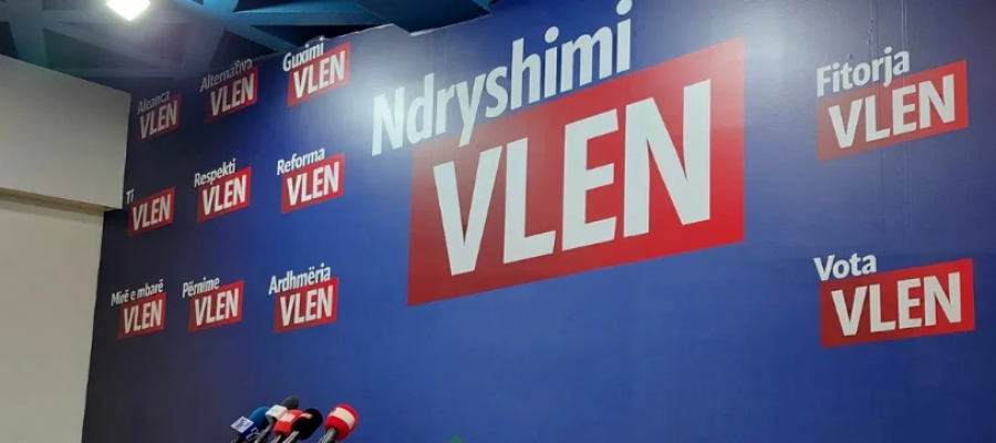 VLEN  Protesta e studentëve po e nxjerr në shesh mashtrimin 20 vjeçar