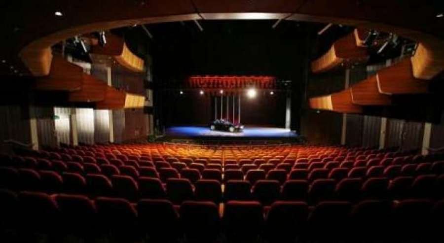 Aktorët e Teatrit Kombëtar në grevë mbi 3 muaj