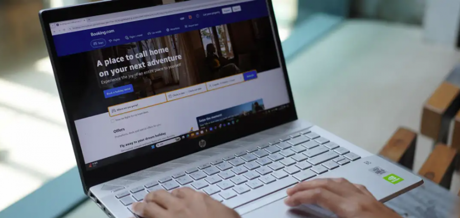 A t’u besojmë referencave online për hotele dhe restorante?