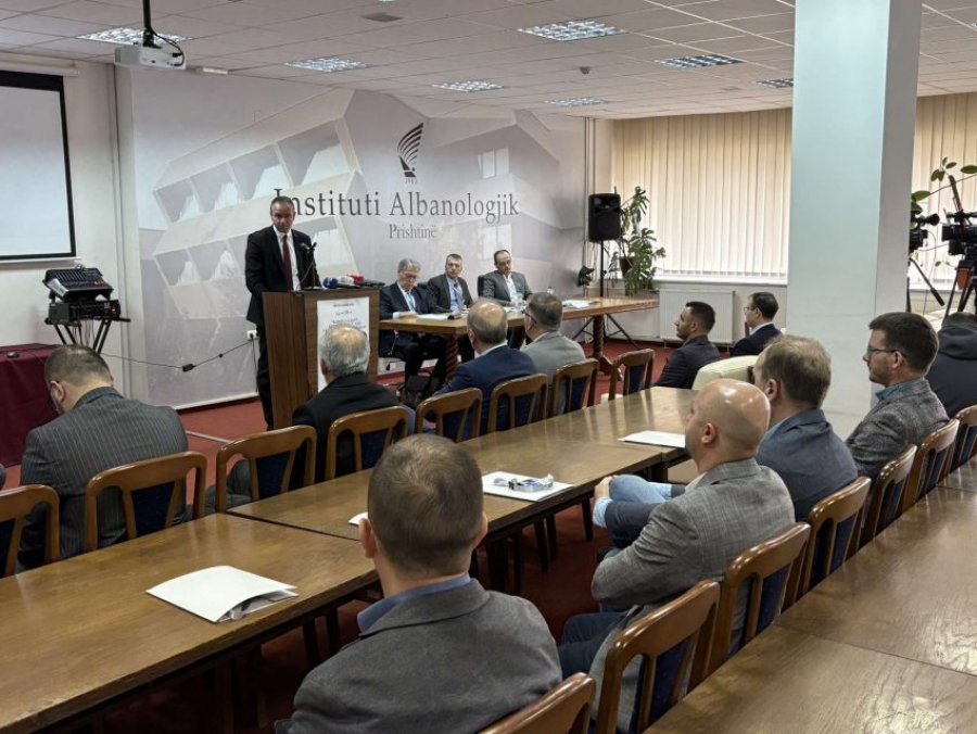 Ambasadori Angili: Nëse dikush dëshiron të mësojë thellësisht për historinë e shqiptarëve, duhet të studiojë arkivat osmane