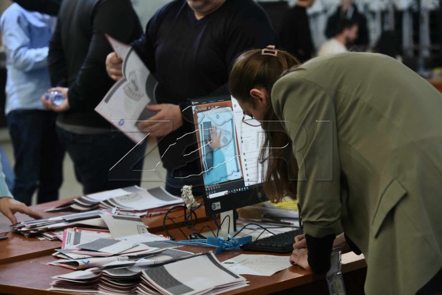 Sonte pritet të përfundojë numërimi i votave nga përfaqësitë diplomatike, më pas hapen zarfet me postë