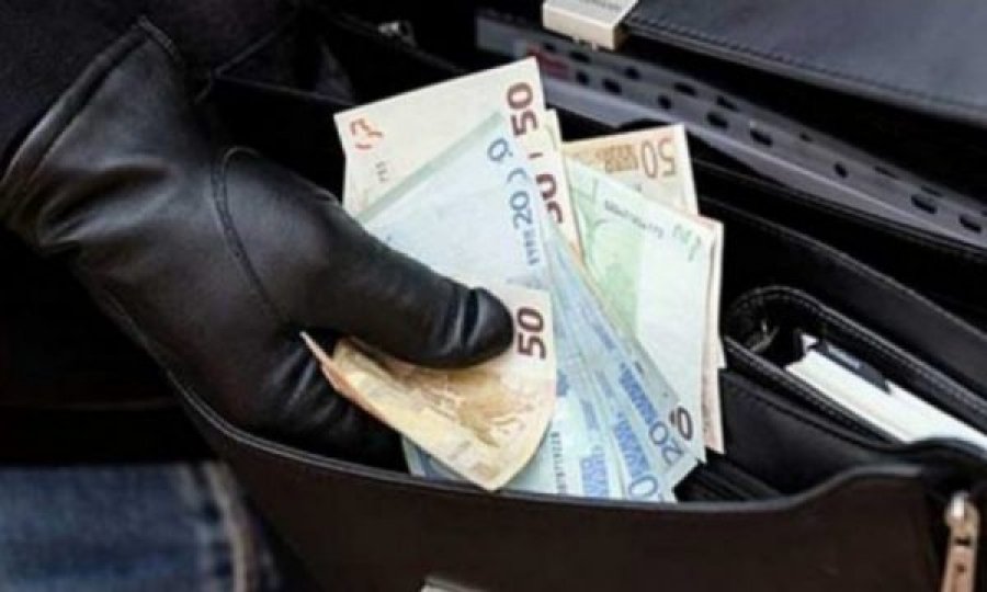 Grabitet një person në Pejë  i dyshuari ia merr çantën me 480 euro