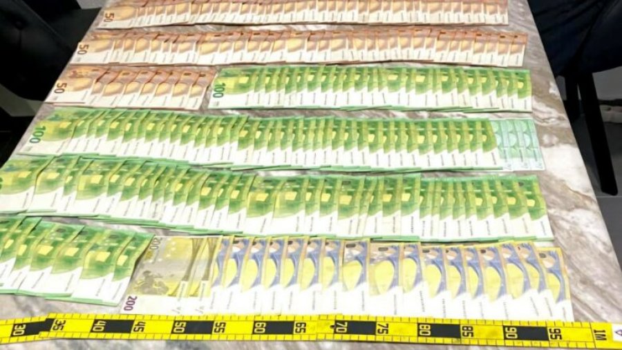 Policia në Ferizaj kap kokainë, armë dhe mbi 19 mijë euro, arrestohet një i dyshuar