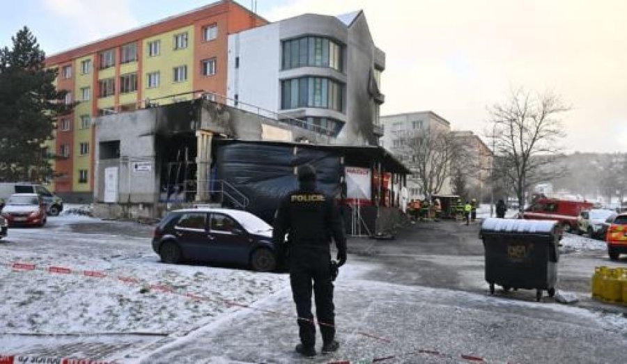 Shpërthen zjarri në një restorant në Çeki, vdesin gjashtë persona