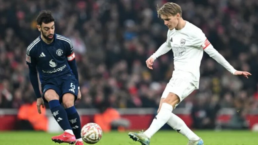 I rezistuan me 10 lojtarë në fushë, Man Unitedi eliminon Arsenalin pas penalltive në FA Cup