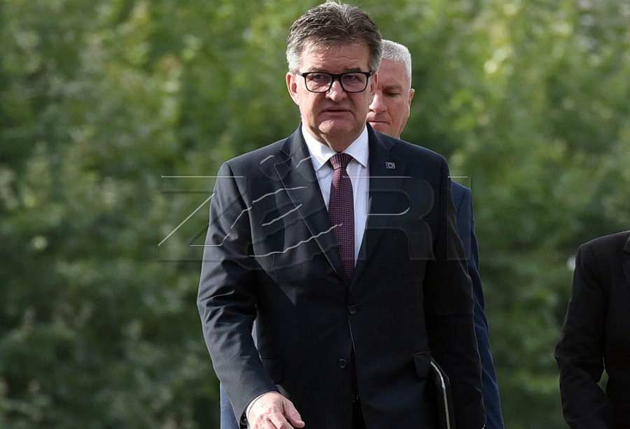 Dalin bisedat e Lajçakut me Epsteinin për gratë dhe takimin me Lavrovin: “Janë të reja për ty”, “Mos u bëj i keq, nuk më ke parë në aksion”