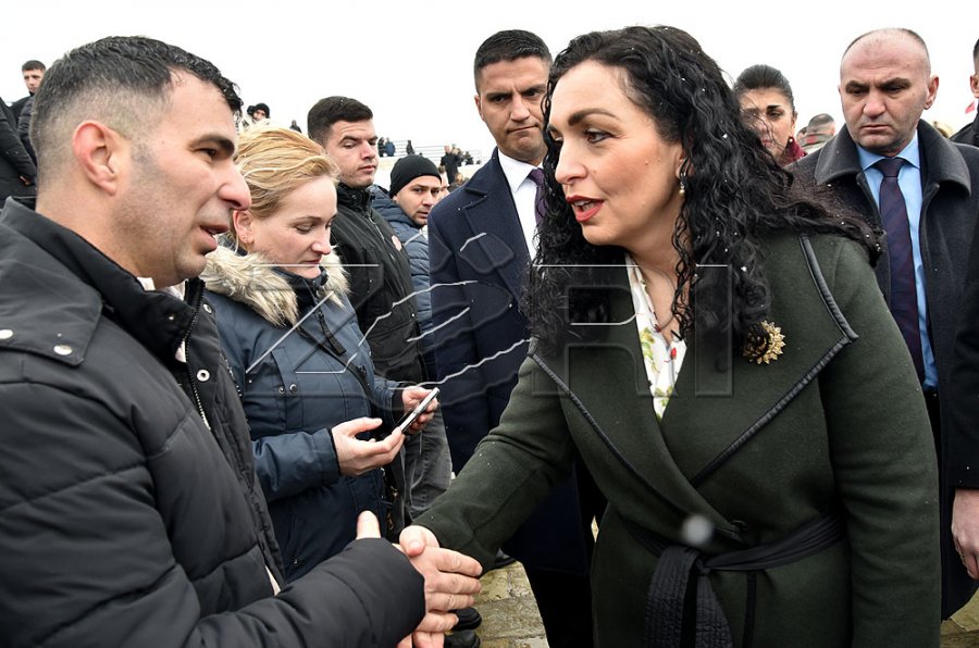 Osmani për Vuçiqin: Si ministër i propagandës “arsyetonte” masakrat, si president i Serbisë vazhdon ta mohojë Reçakun