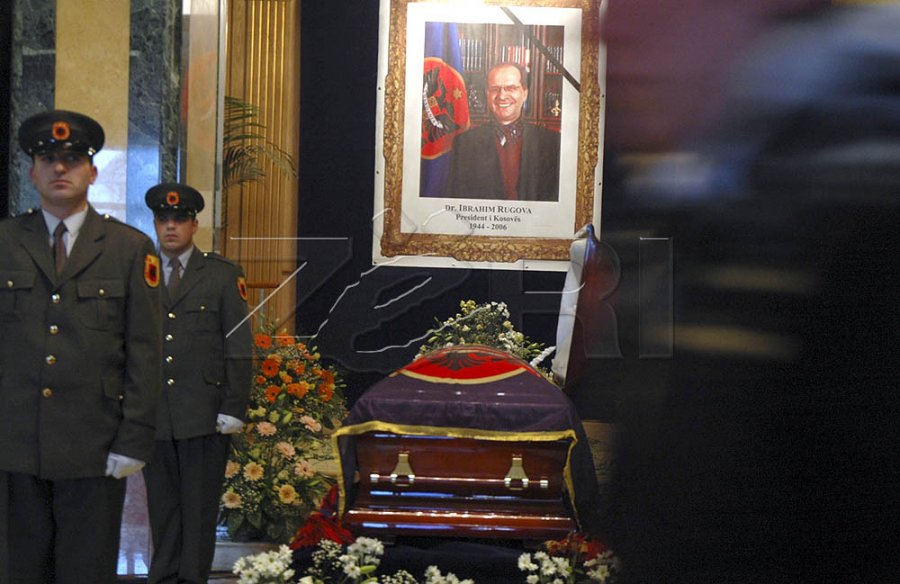 Vdekja e Rugovës, gazeta franceze shkruante: Lideri karizmatik s’do ta shohë pavarësinë e Kosovës