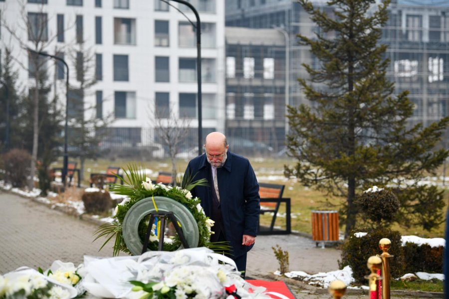 Ambasadori Malaj: Rugova, shembulli më i lartë i mençurisë politike