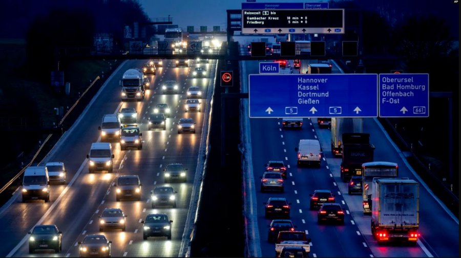 BE-ja do të miratojë një “plan veprimi” për industrinë e automjeteve